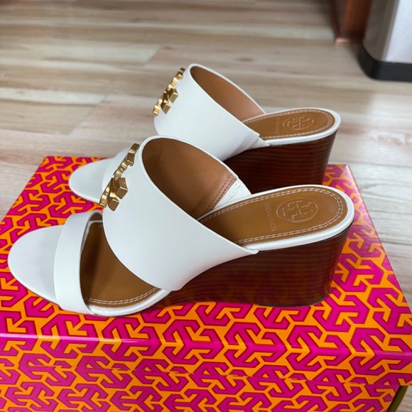 Tory Burch Wedge Slider Size 6.5 - Like New - Picture 3 of 7